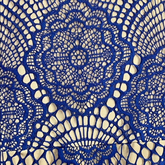 Lacey bodycon dress but on the looser side! - Picture 3 of 5